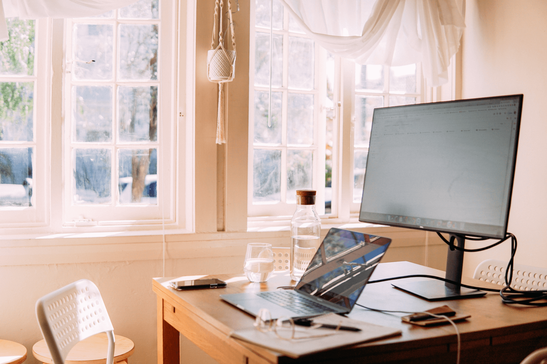 Mastering the Art of Remote Working: Staying Focused and Finding Work-Life Balance